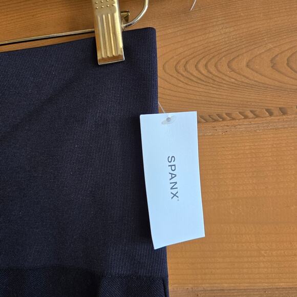 Spanx Look At Me Now Legging Very Black NWT Large High Rise Pull On Smoothing - Picture 4 of 6